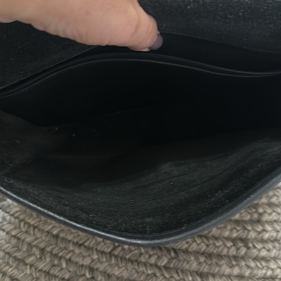 Coach Willis black bag. Lovely bag. Well taken care of. Stored in tote. - Picture 3 of 7